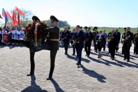 Сегодня на Кургане Славы проходит торжественное мероприятие, посвященное 76-й годовщине Победы советского народа в Великой Отечественной войне